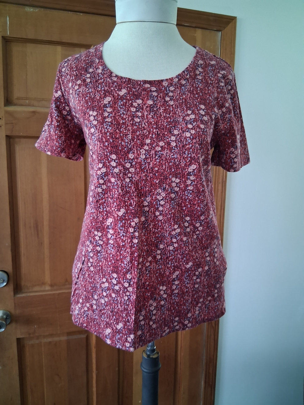 Mossimo Supply Co. Short-Sleeve Floral Tee in Mauve and Pink